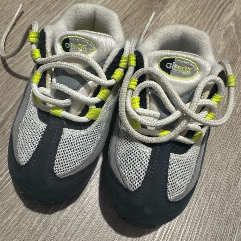 Nike Kids Grey and Neon Yellow Lace-Up Sneakers